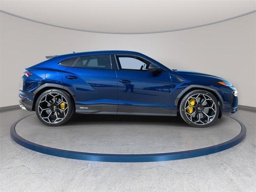 2023 Lamborghini Urus Performante