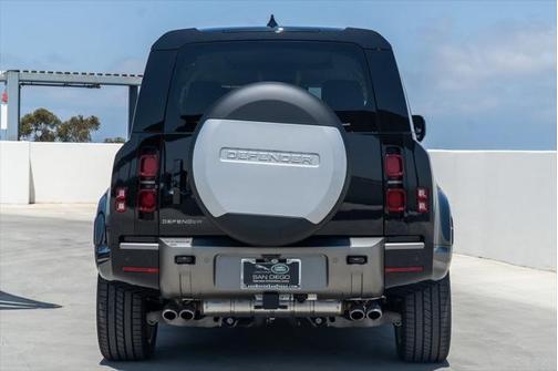 2025 Land Rover Defender X-Dynamic SE