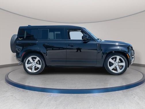 2025 Land Rover Defender X-Dynamic SE