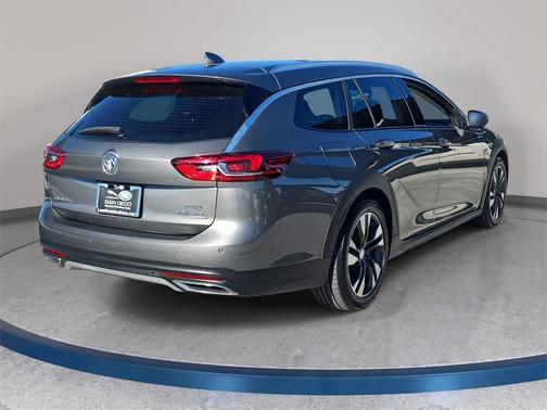 2018 Buick Regal TourX Essence