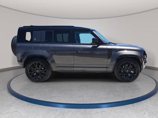 2025 Land Rover Defender V8