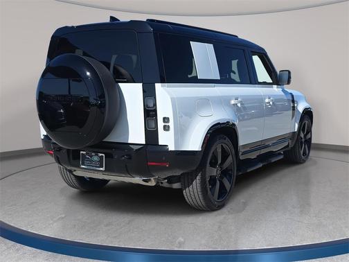 2026 Land Rover Defender X-Dynamic SE