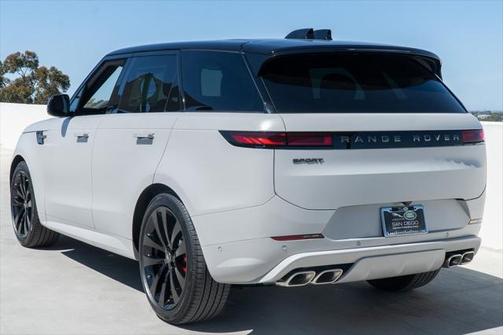 2025 Land Rover Range Rover Sport SE