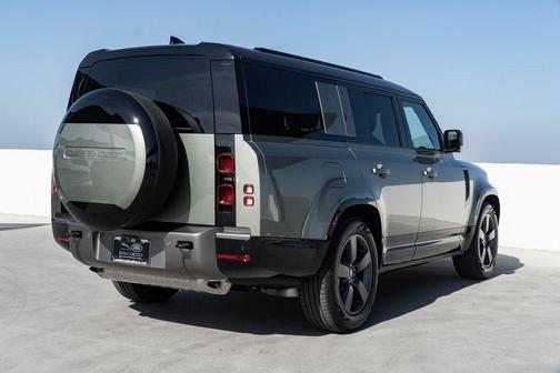 2025 Land Rover Defender X-Dynamic SE