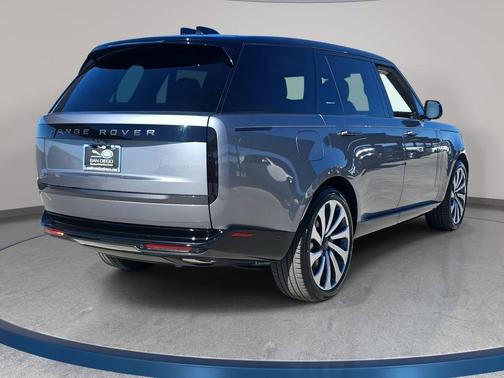 2026 Land Rover Range Rover SE
