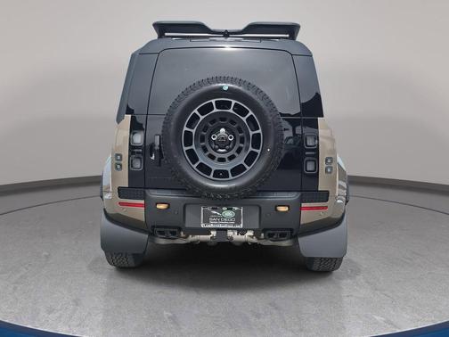 2026 Land Rover Defender 110 V8