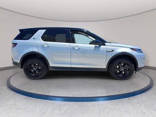 Hakuba Silver Metallic 2022 Land Rover Discovery Sport S