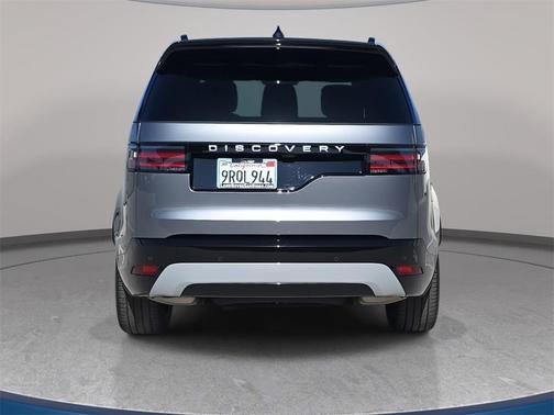 2025 Land Rover Discovery Metropolitan Edition