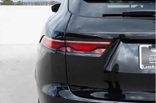 2025 Jaguar F-PACE P250