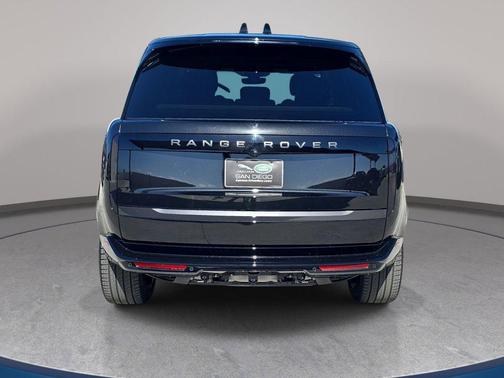 Santorini Black 2026 Land Rover Range Rover SE