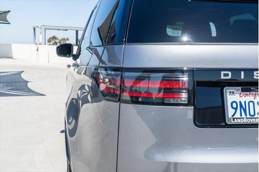 2024 Land Rover Discovery Metropolitan Edition