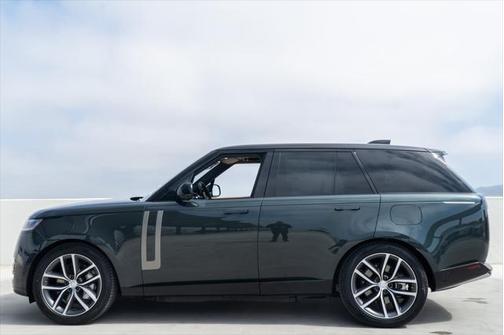 2025 Land Rover Range Rover SE
