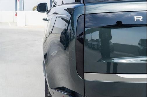 2025 Land Rover Range Rover SE