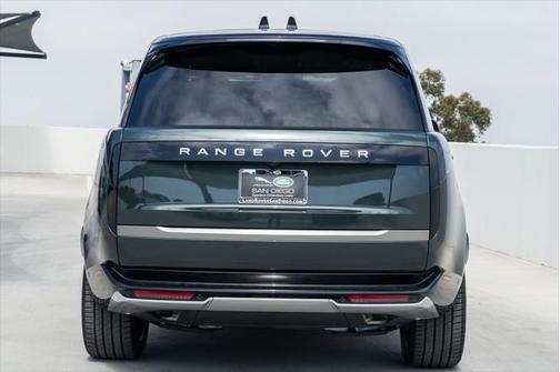 2025 Land Rover Range Rover SE