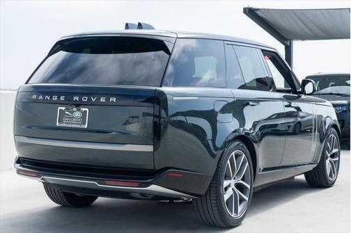 2025 Land Rover Range Rover SE