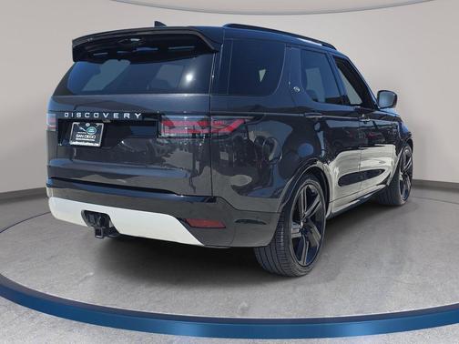 Eiger Gray Metallic 2024 Land Rover Discovery Metropolitan Edition