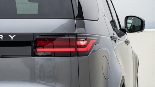 2024 Land Rover Discovery S