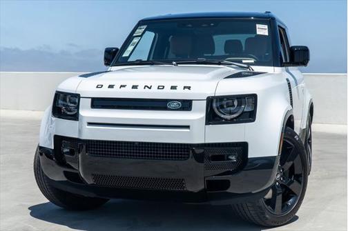 2025 Land Rover Defender X-Dynamic SE
