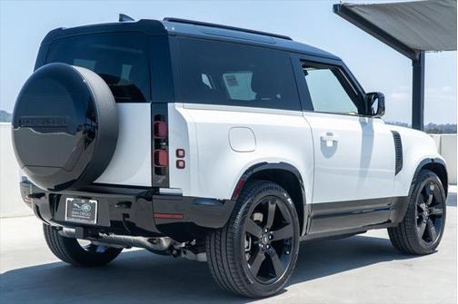 2025 Land Rover Defender X-Dynamic SE