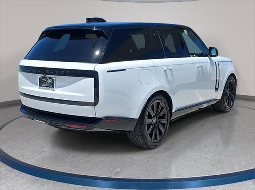 2025 Land Rover Range Rover SE