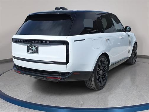 2025 Land Rover Range Rover SE