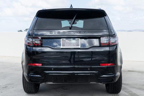 Santorini Black 2025 Land Rover Discovery Sport SE