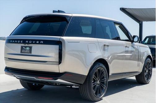 2025 Land Rover Range Rover SE