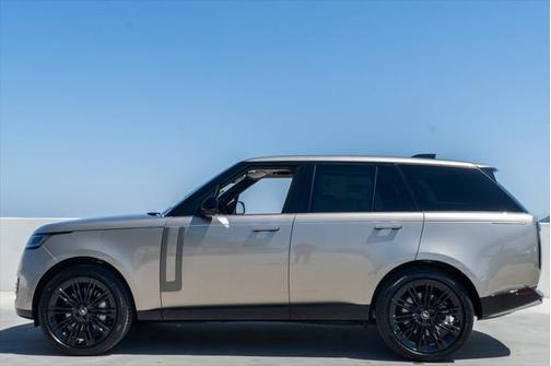 2025 Land Rover Range Rover SE