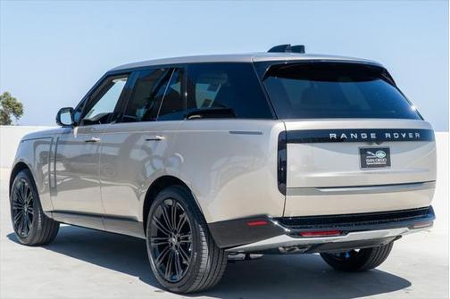 2025 Land Rover Range Rover SE