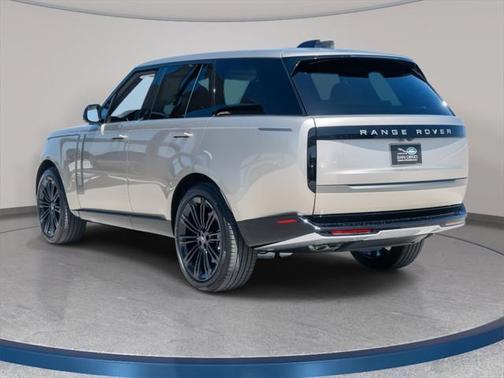 2025 Land Rover Range Rover SE