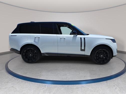 Fuji White 2025 Land Rover Range Rover SE