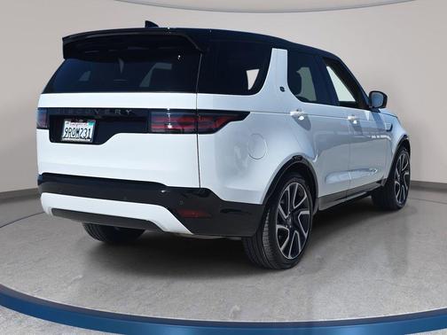 2025 Land Rover Discovery Dynamic SE