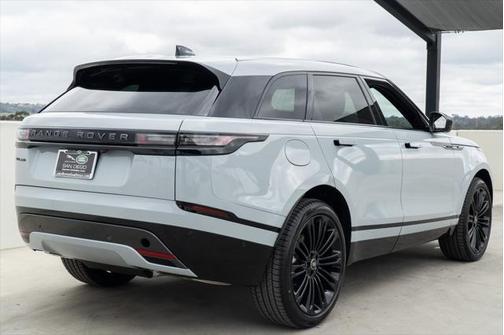 2026 Land Rover Range Rover Velar Dynamic SE