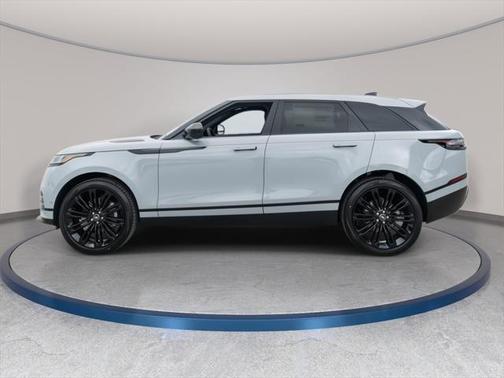2026 Land Rover Range Rover Velar Dynamic SE