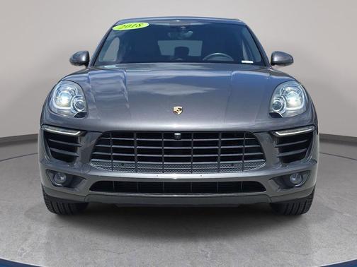 Agate Grey Metallic 2018 Porsche Macan Macan