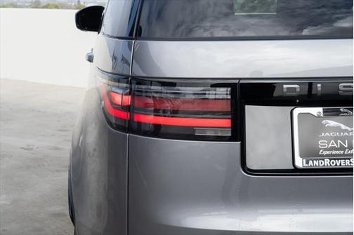 2025 Land Rover Discovery Dynamic SE