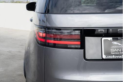 2025 Land Rover Discovery Dynamic SE