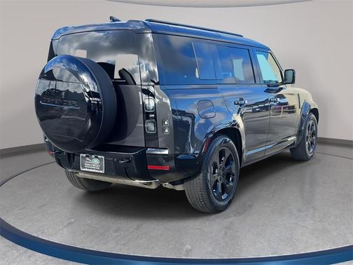 2026 Land Rover Defender X-Dynamic SE