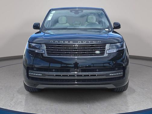 Santorini Black 2026 Land Rover Range Rover SE