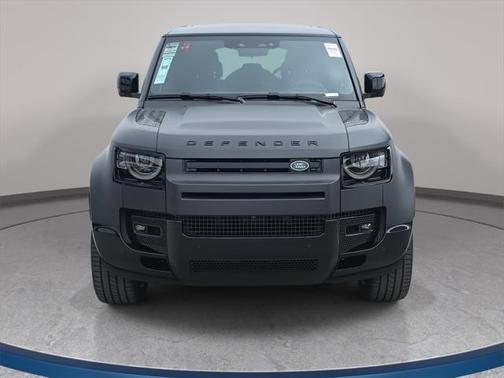2025 Land Rover Defender 110 V8