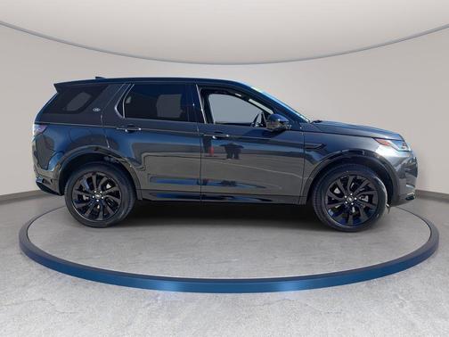 2025 Land Rover Discovery Sport SE