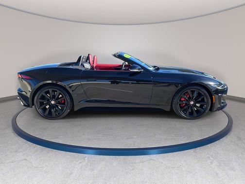 Ligurian Black Gloss 2022 Jaguar F-TYPE R