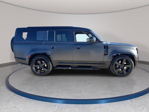 2026 Land Rover Defender V8