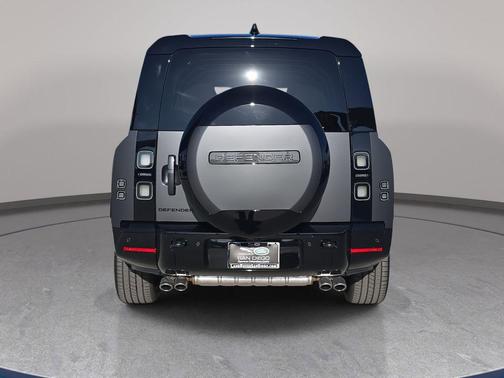 2026 Land Rover Defender V8