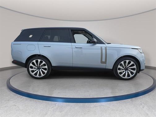 2026 Land Rover Range Rover SE