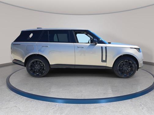 Batumi Gold Premium Metallic 2026 Land Rover Range Rover SE