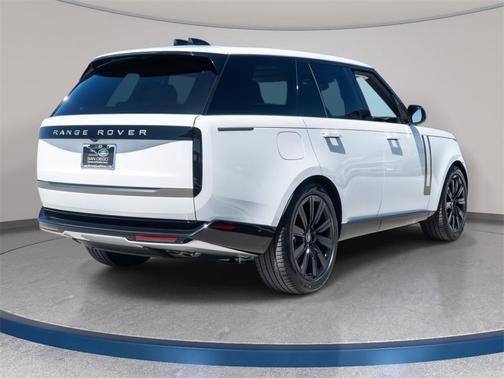 2025 Land Rover Range Rover SE
