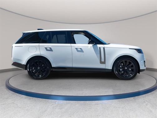 2025 Land Rover Range Rover SE