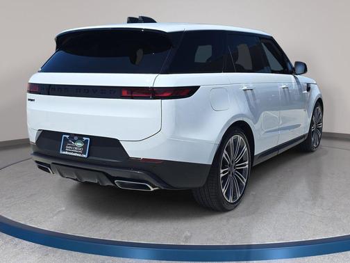 Fuji White 2026 Land Rover Range Rover Sport SE