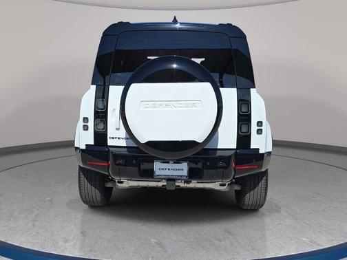 Fuji White 2026 Land Rover Defender X-Dynamic SE